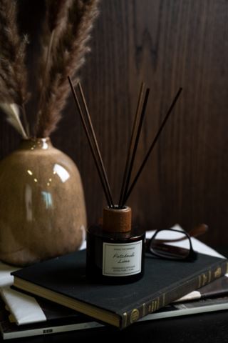 Sense The Moment Patchouli Freesia Metallic Duftpinner Grønn 75 ml