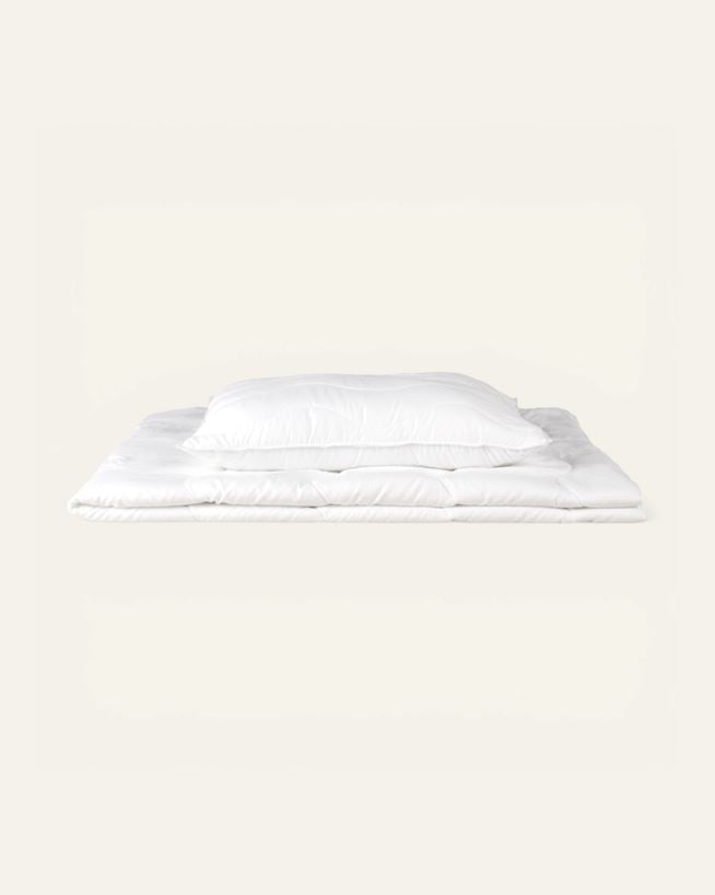 Helårs fiberdyne-/putesett hvit - 140x200 cm hvit - 1