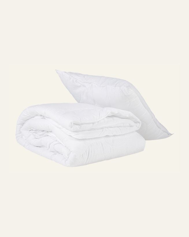 Helårs fiberdyne-/putesett hvit - 140x200 cm hvit - 1