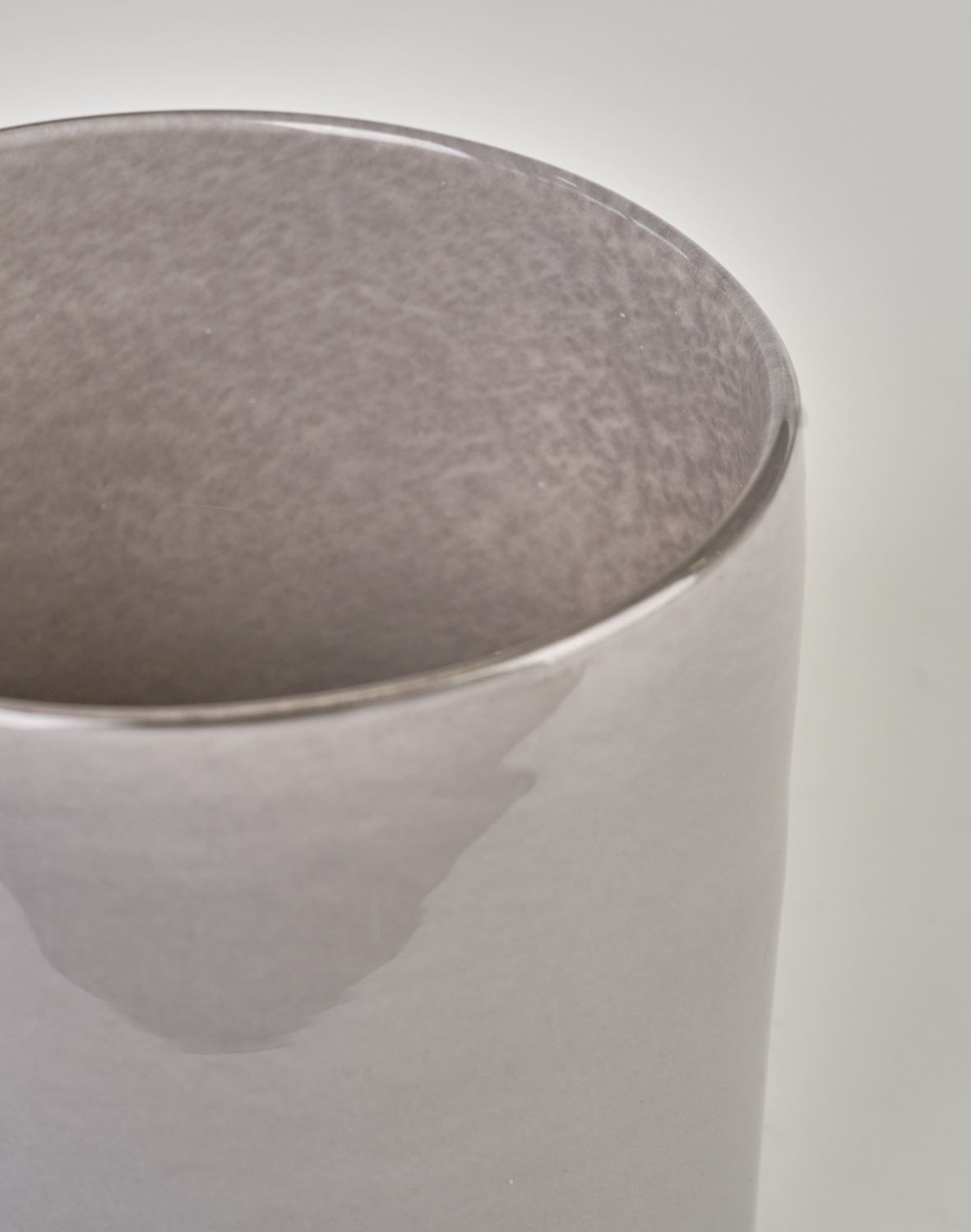 Lykt mellom grå - 2