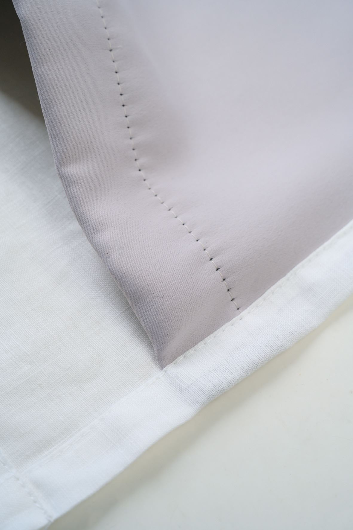 Lysdempende lingardin hvit - 4