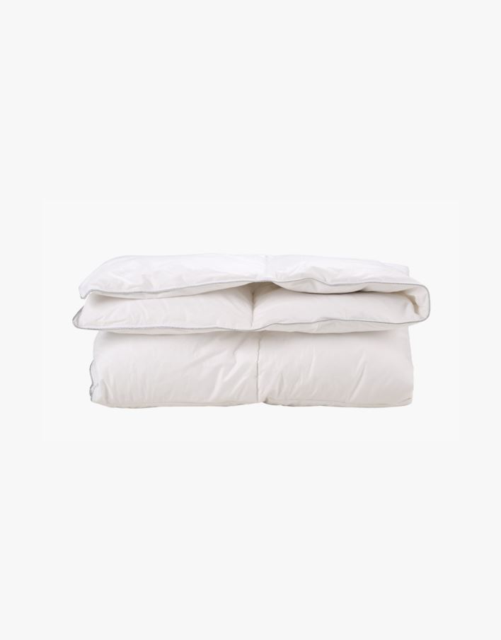 Helårs dundyne hvit - 140x200 cm hvit - 1