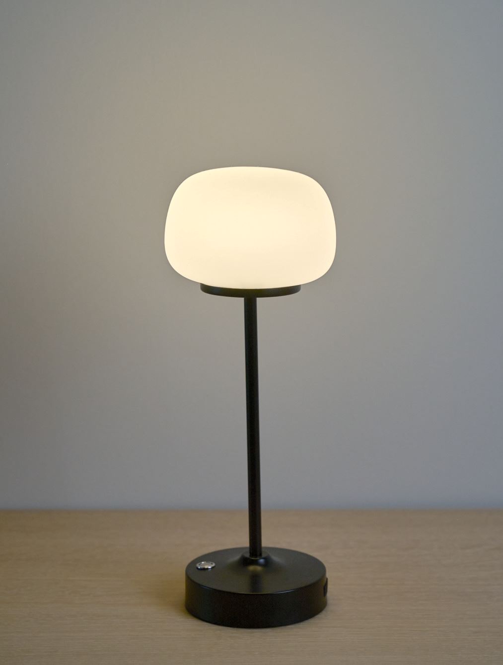 Led lampe svart - 2