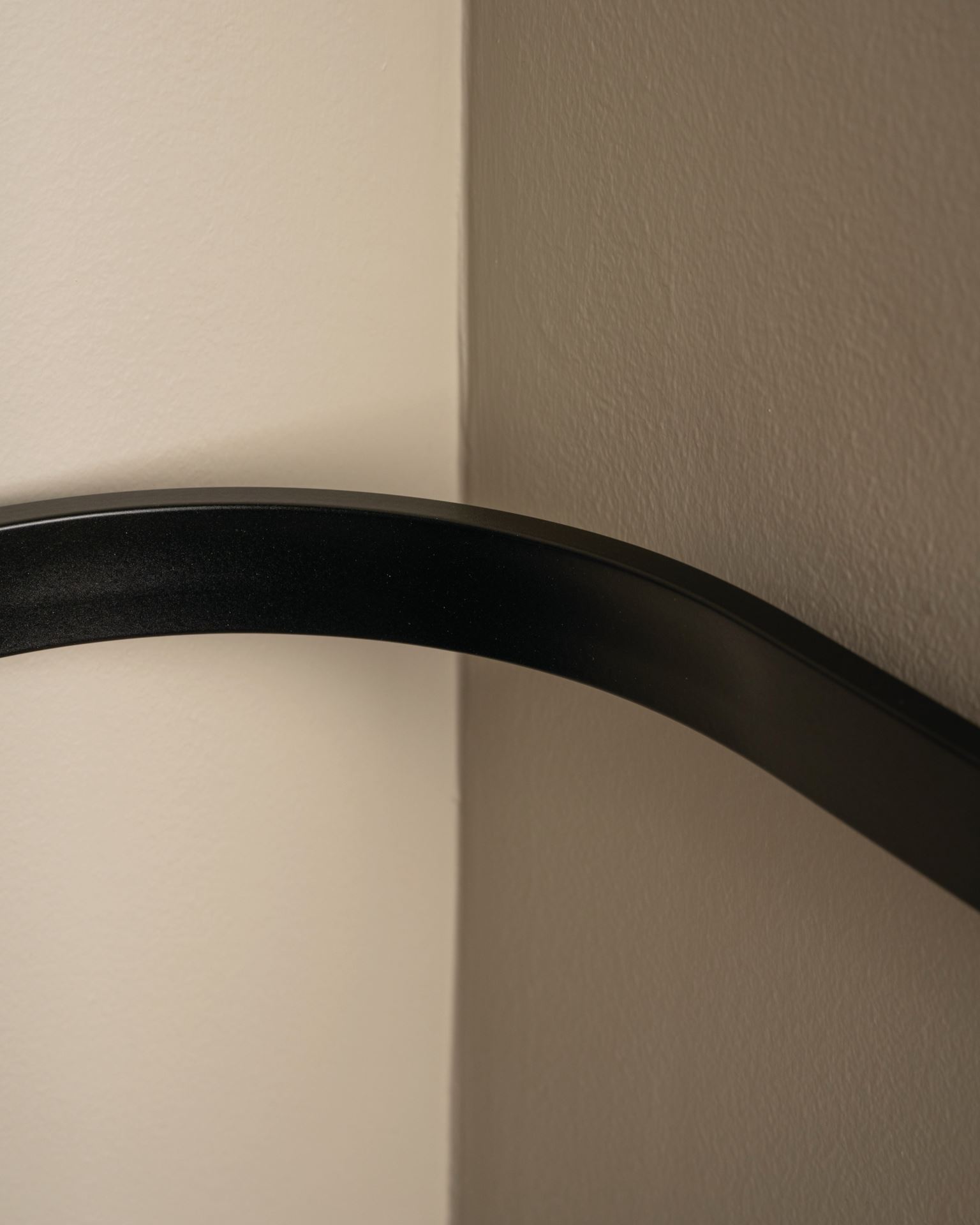 Hjørnebue svart - 2