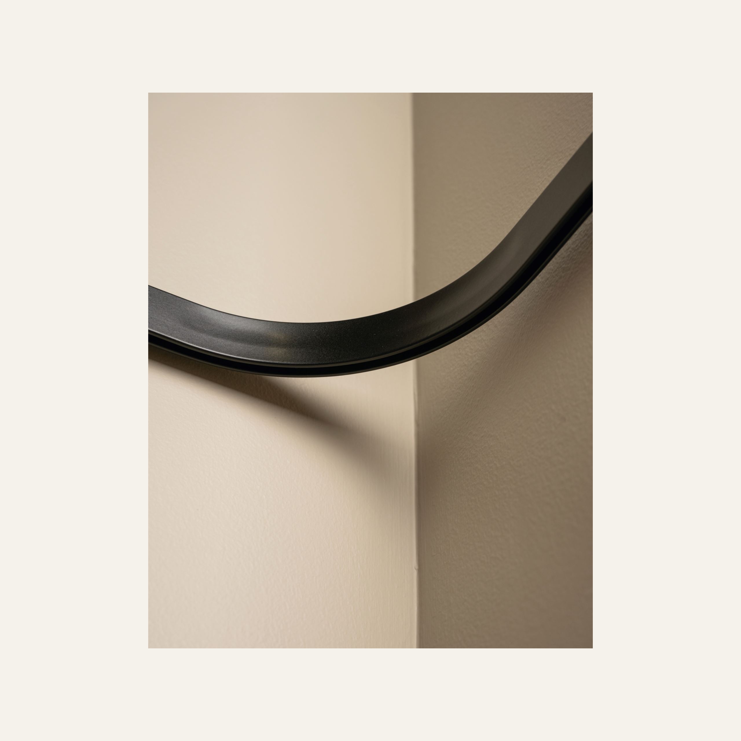 Hjørnebue svart - 3