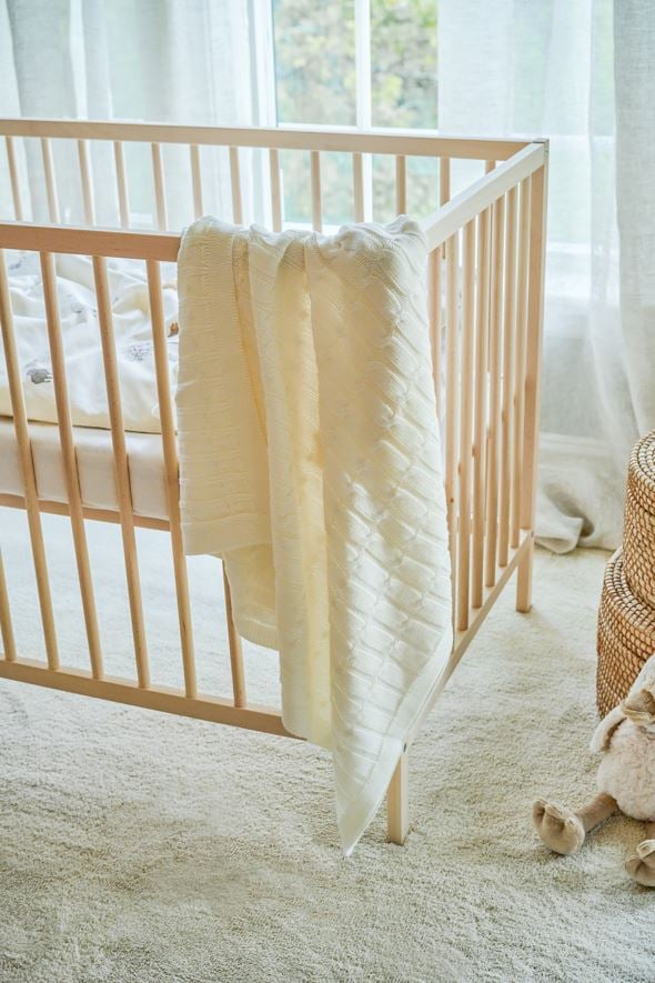 Knitted blanket offwhite - 3