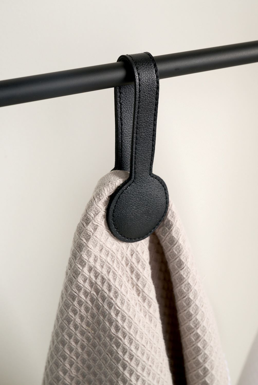 Håndkle henger svart - 2