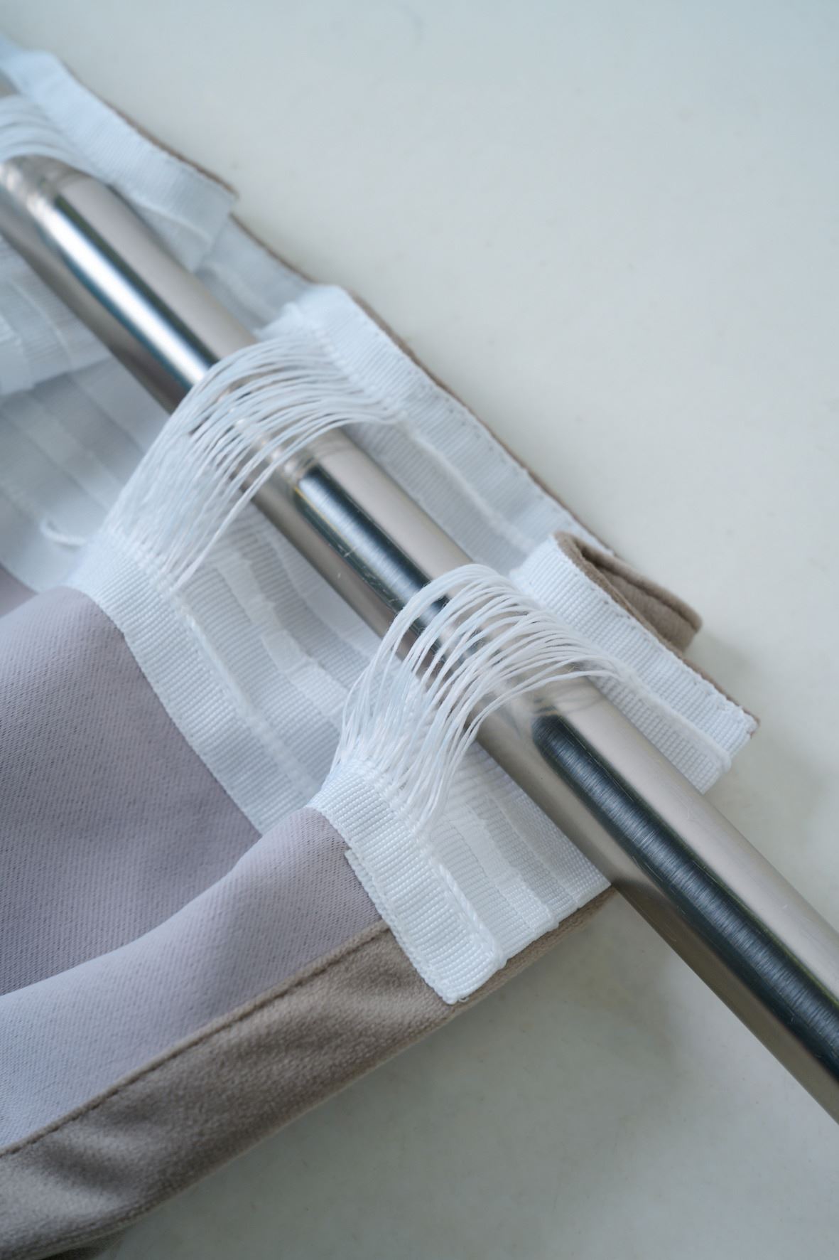 Lysdempende gardin taupe - 4