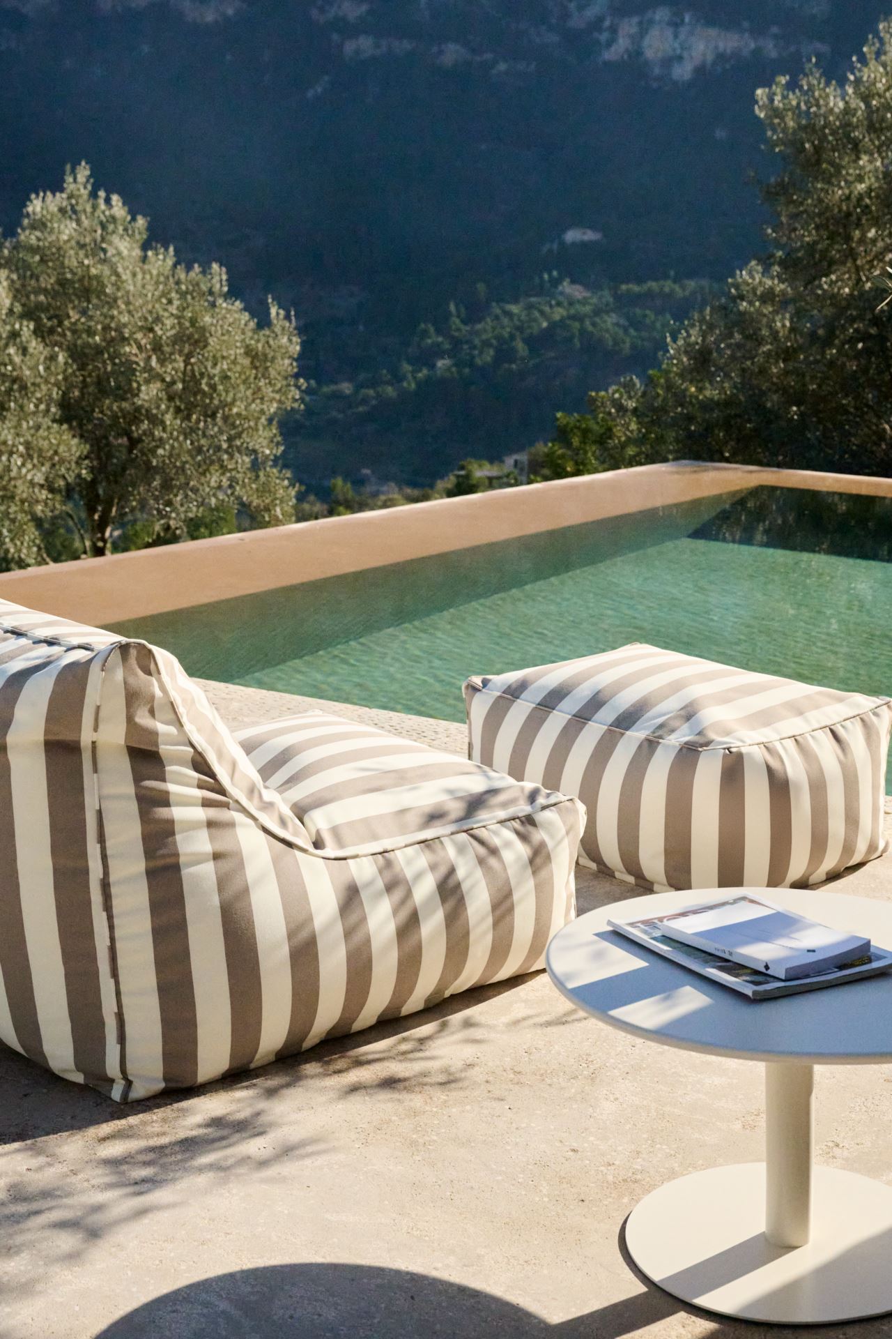 Hagebord offwhite - 2