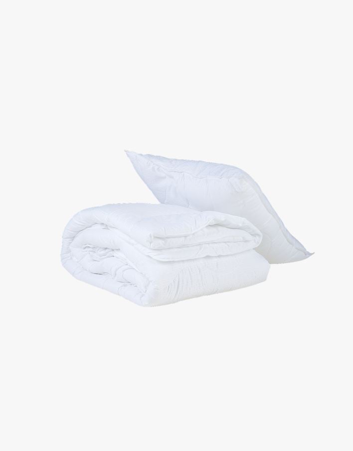 Helårs fiberdyne-/putesett hvit - 140x200 cm hvit - 1