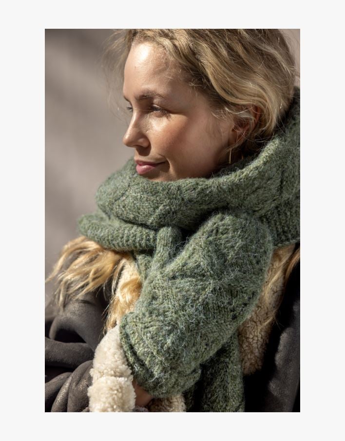 Strikket skjerf olivengrønn - 40x200 cm olivengrønn - 1